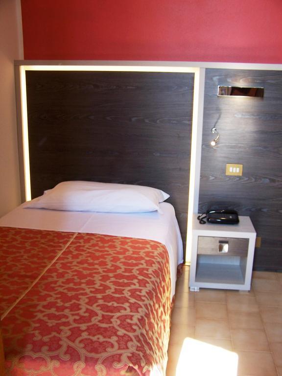 Hotel Carancini Salsomaggiore Terme Zimmer foto
